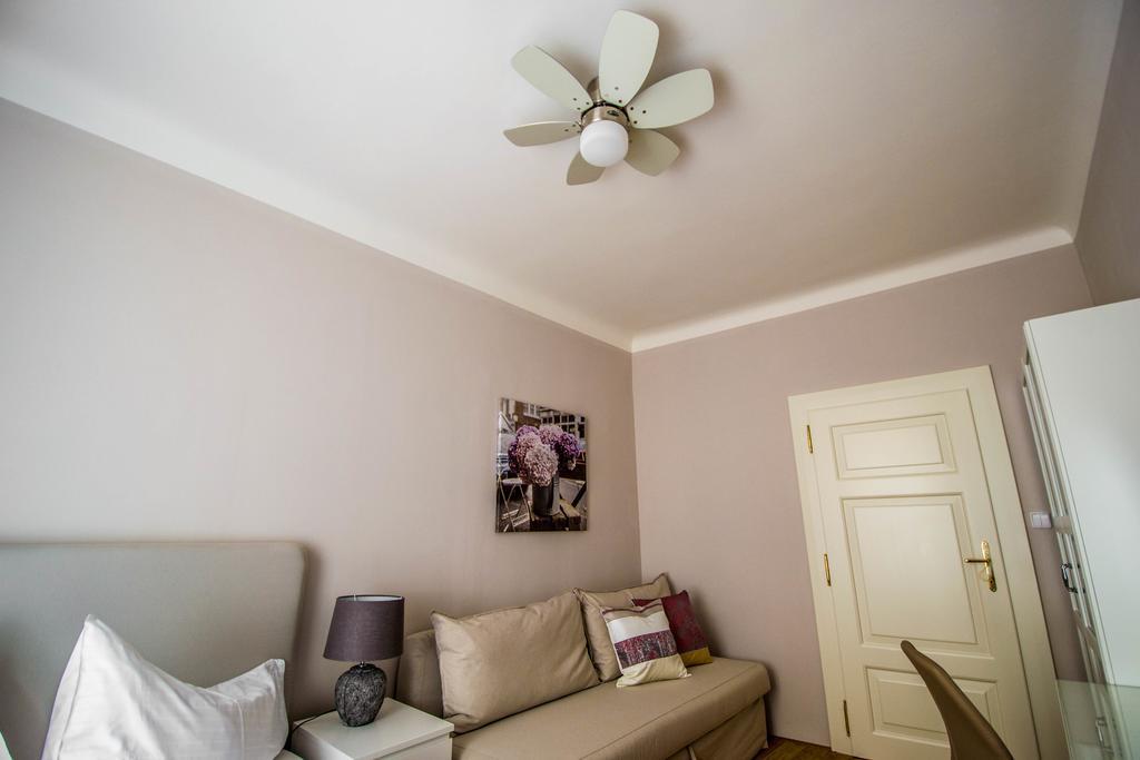 Unique Apt 250M From The Charles Bridge Praga Zewnętrze zdjęcie